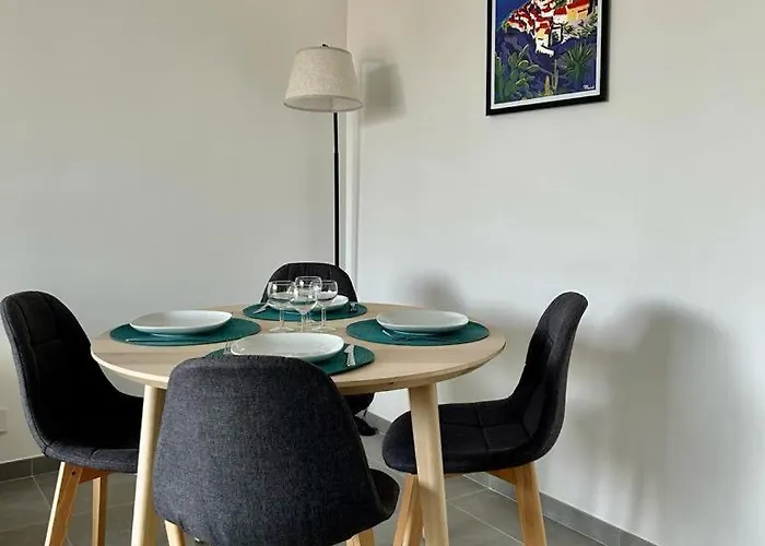 Centre, Jardin Bioves, Casino * Мантон